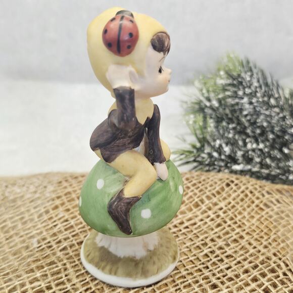 Vintage Elf Pixie Fairy Gnome Imp on Mushroom Figurine Ladybug Great Condition - Picture 4 of 6